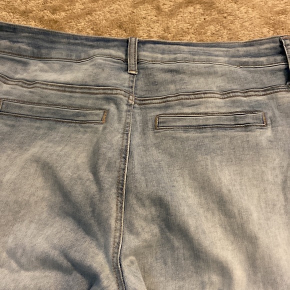 Hydraulic | High rise, wide freyed bottoms - Picture 10 of 14